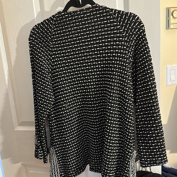 Women’s Knit Geometric Lightweight Jacket by Moonlight - Picture 4 of 5